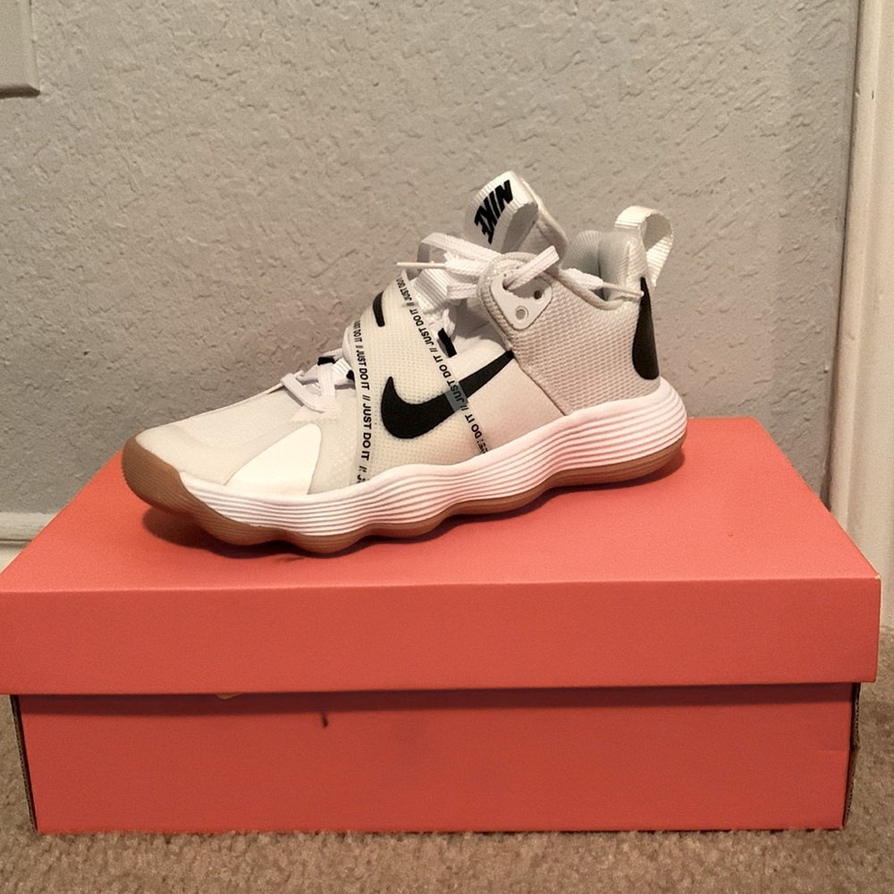 NIKE REACT HYPER-SET VOLLEYBALL SHOES - Picture 1 of 4
